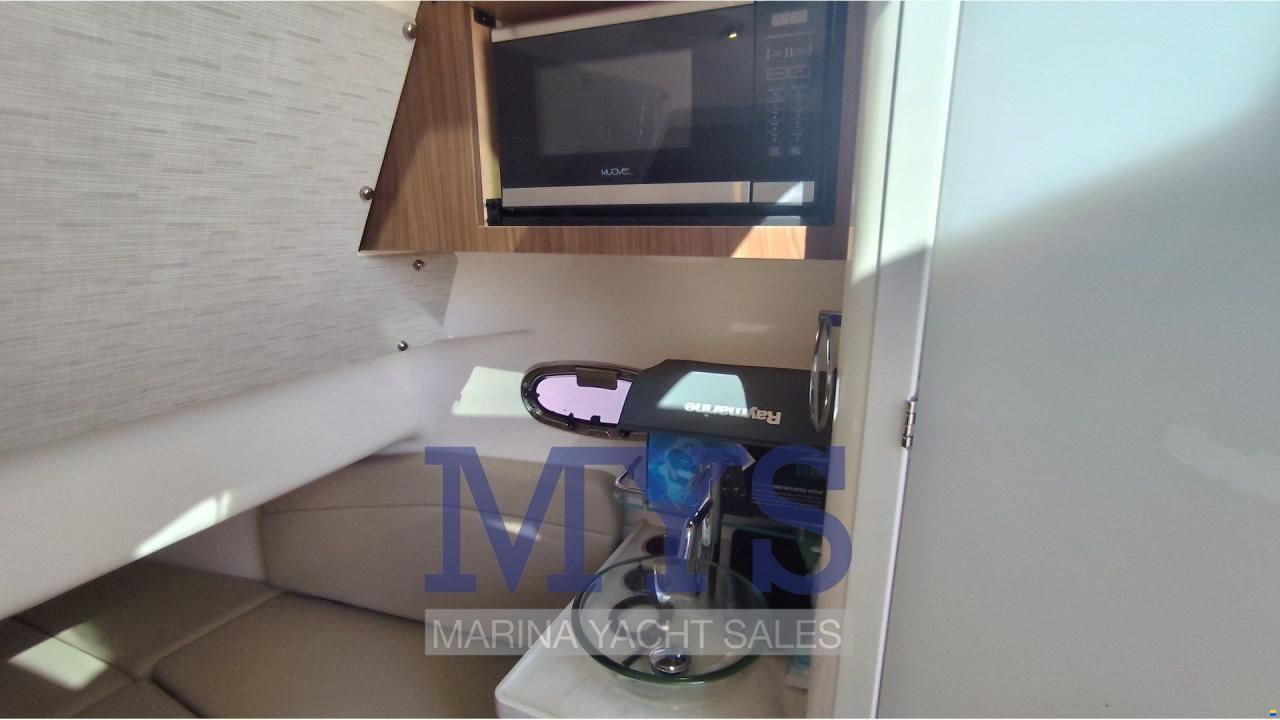 Boston Whaler 380 Outrage