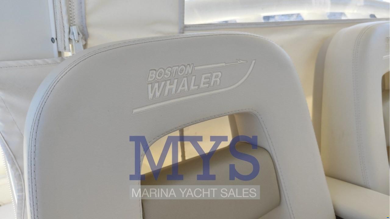 Boston Whaler 380 Outrage