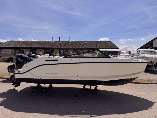 Quicksilver CR 675 mercury 150 HK Quick
