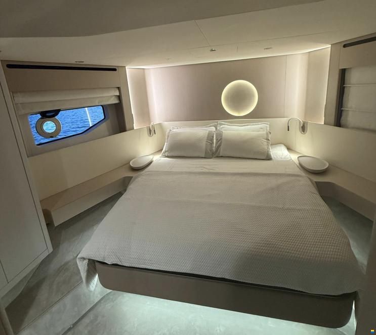 Azimut 68 FLY