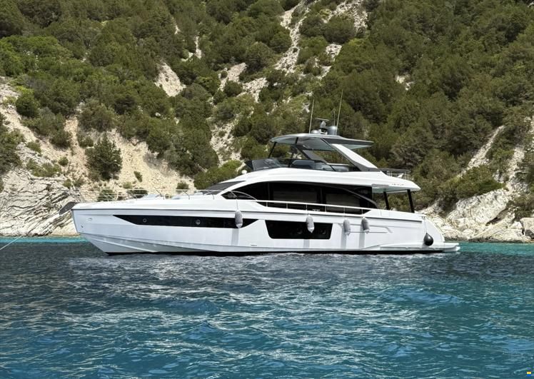 Azimut 68 FLY