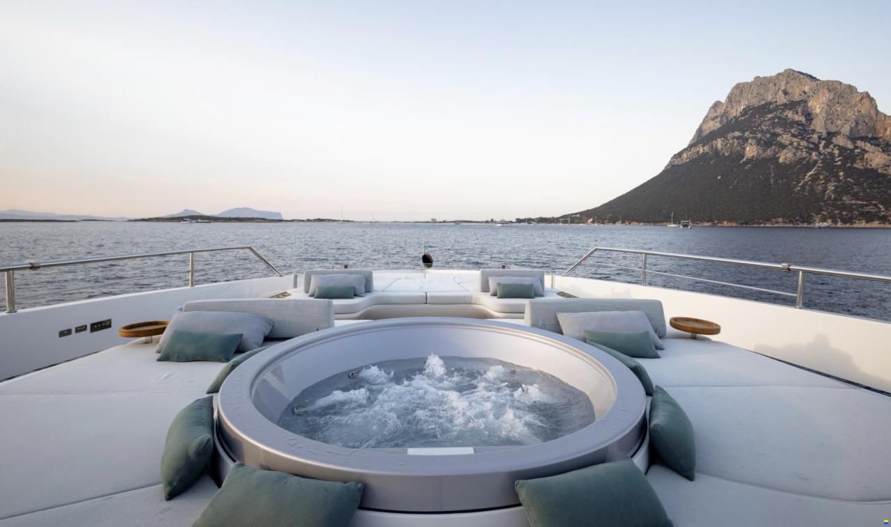 Azimut Grande 38 Trideck
