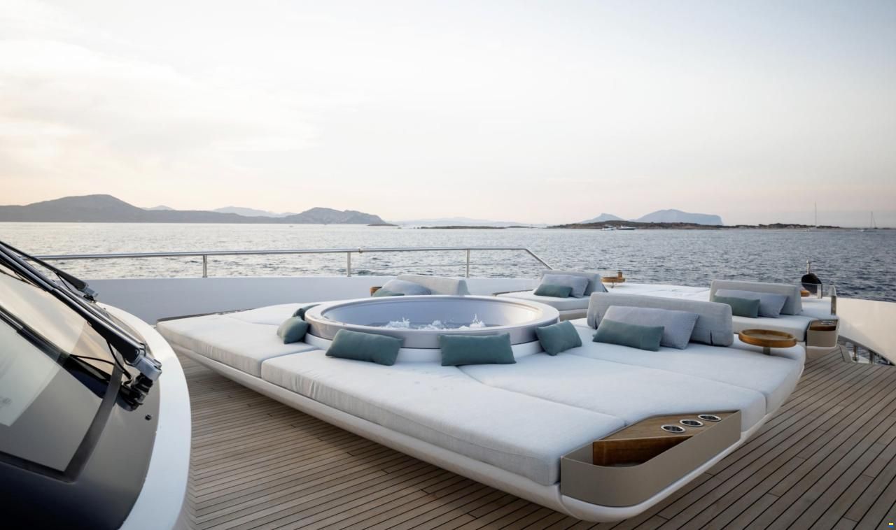 Azimut Grande 38 Trideck