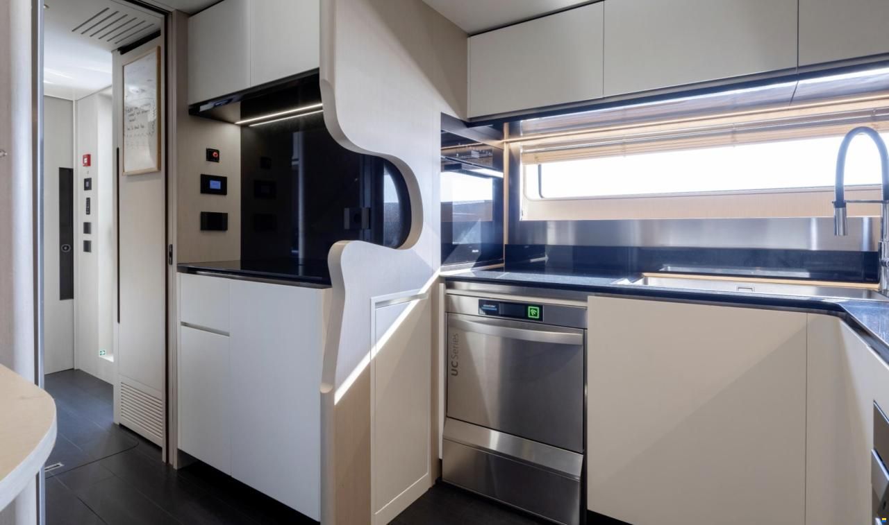 Azimut Grande 38 Trideck