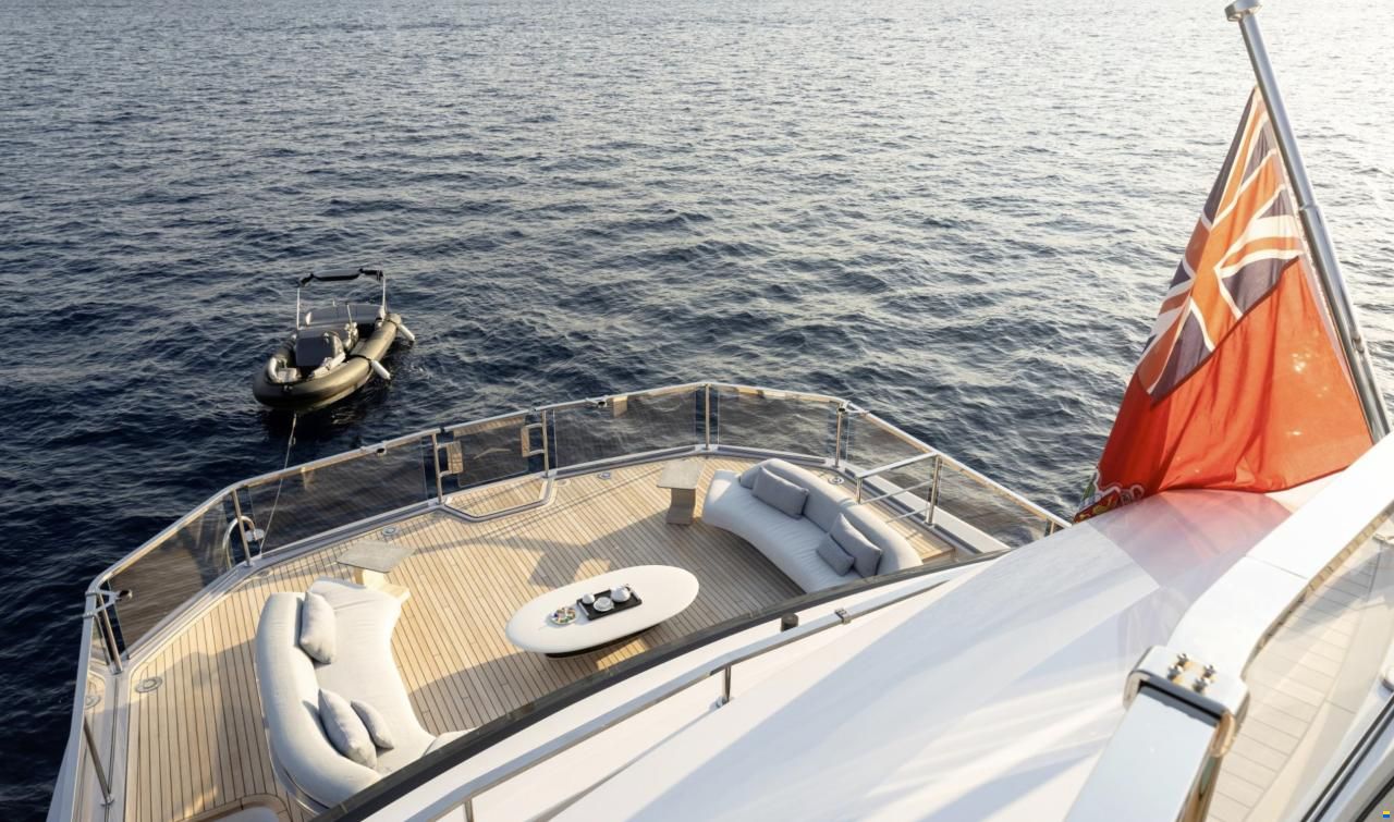 Azimut Grande 38 Trideck