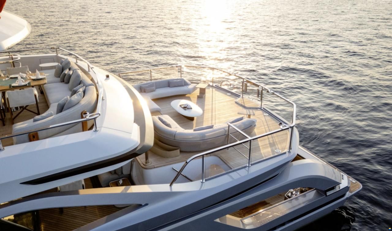 Azimut Grande 38 Trideck