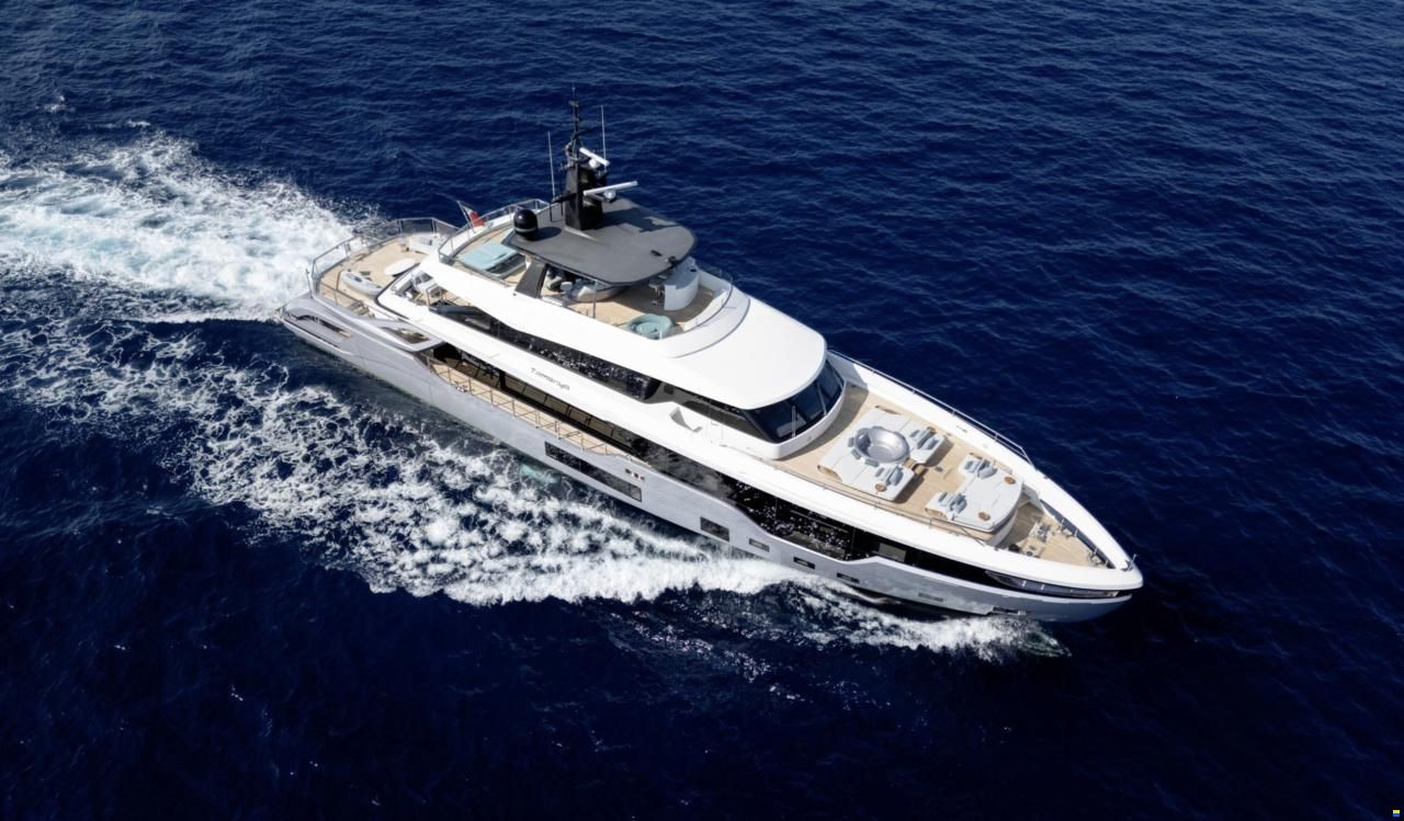 Azimut Grande 38 Trideck