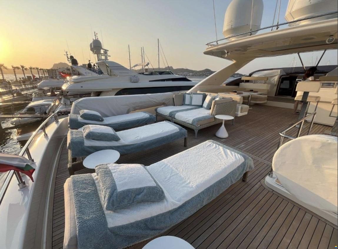 Ferretti 960