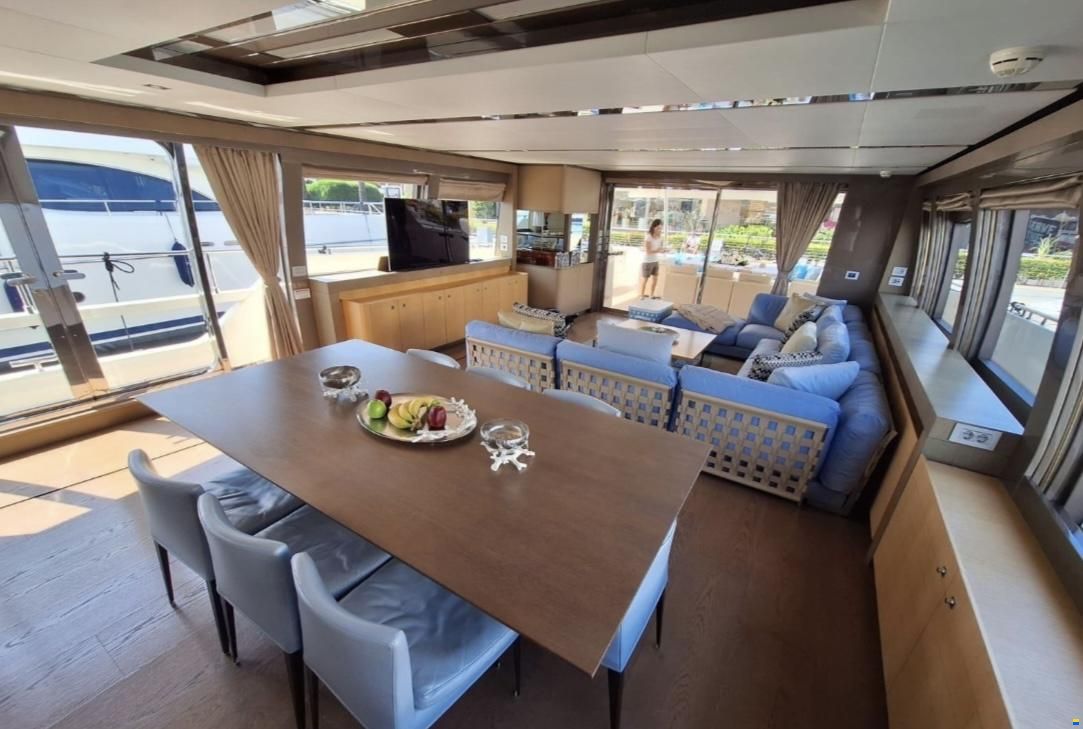 Ferretti 960