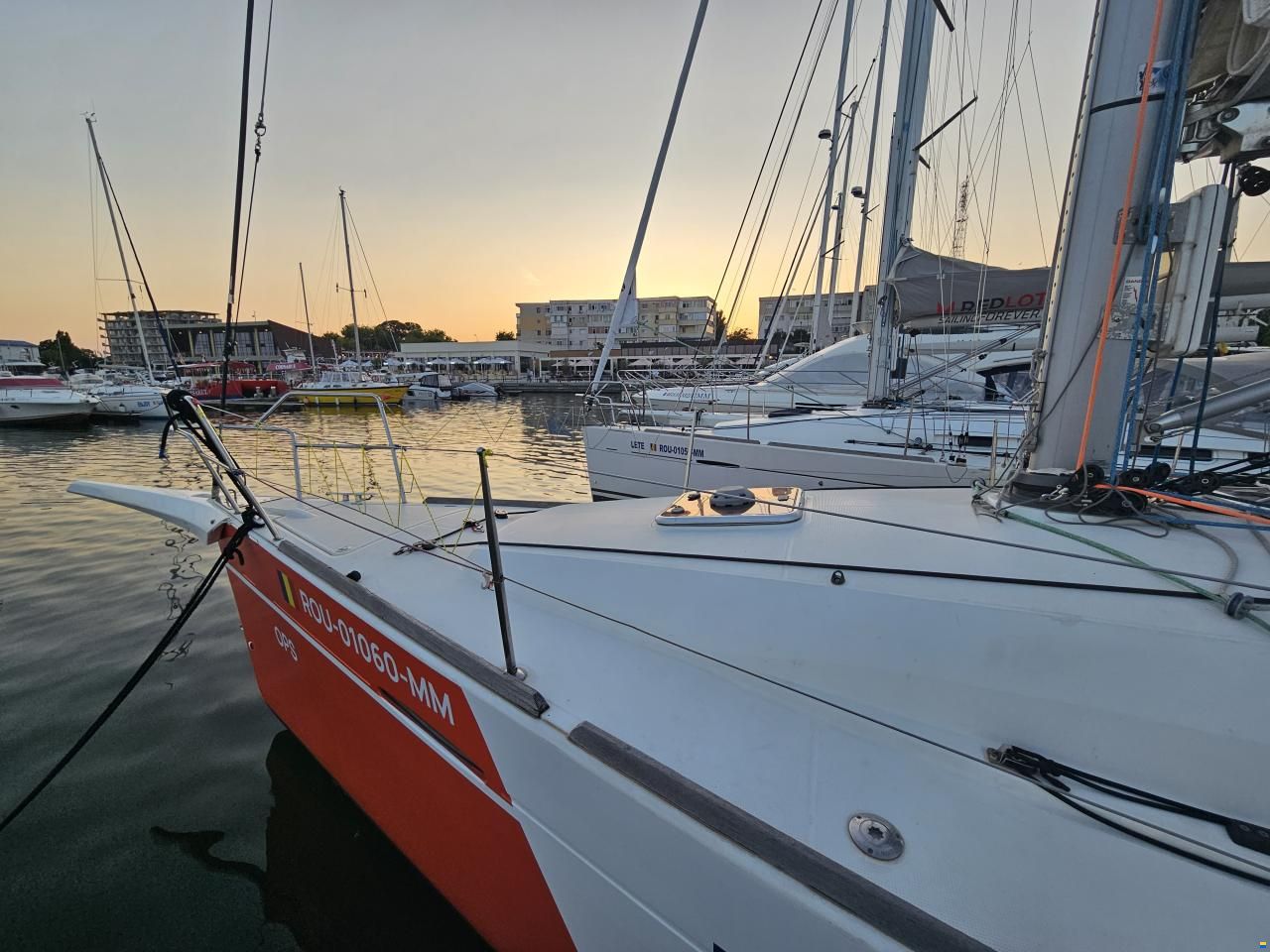 Beneteau First 35