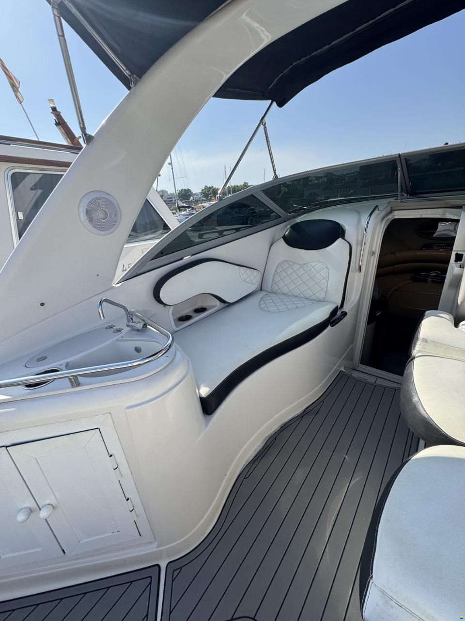 Monterey 270
