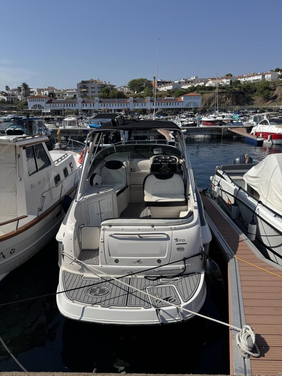 Monterey 270