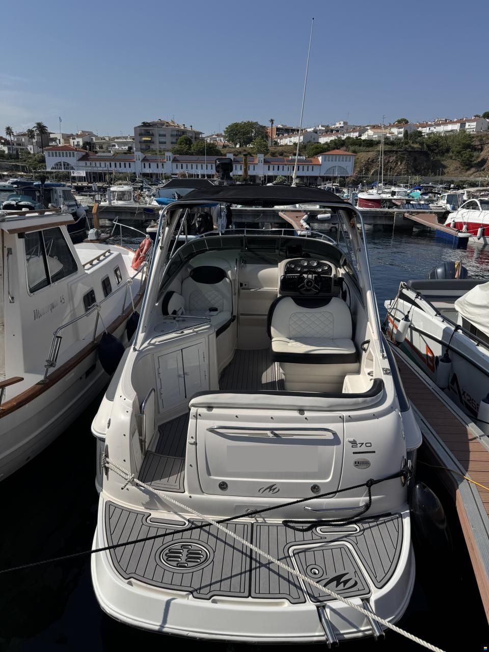 Monterey 270