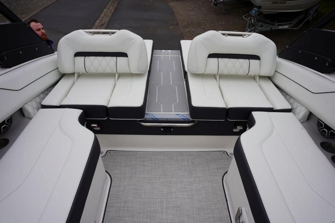 Regal LS 4 BOWRIDER