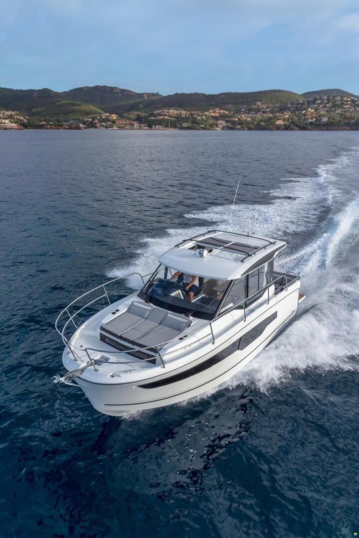 Jeanneau 895 Merry Fisher Cruiser