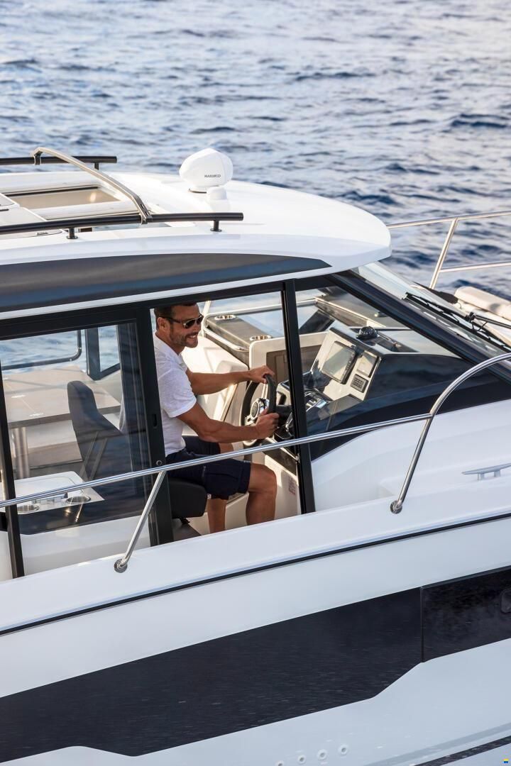 Jeanneau 895 Merry Fisher Cruiser