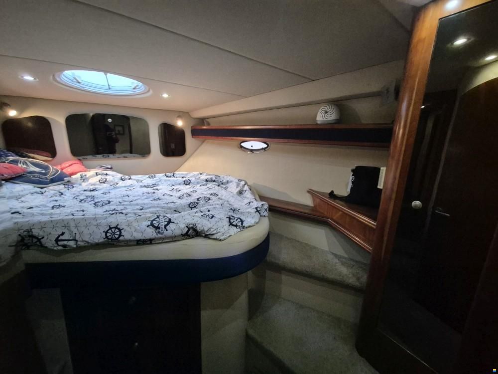 Cruisers 370 Express