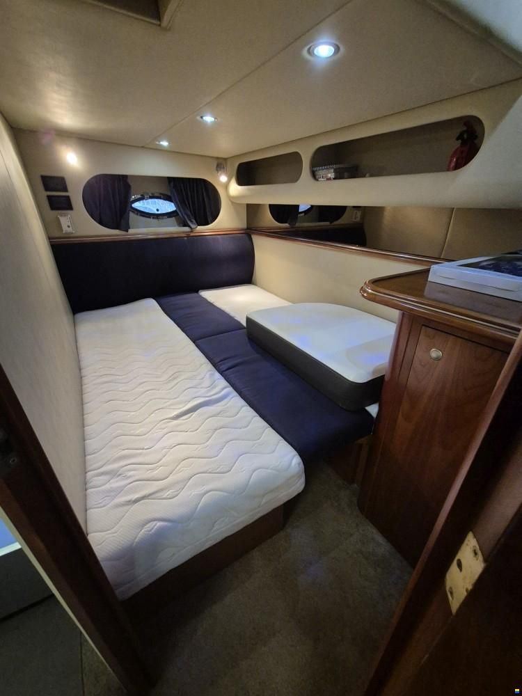Cruisers 370 Express