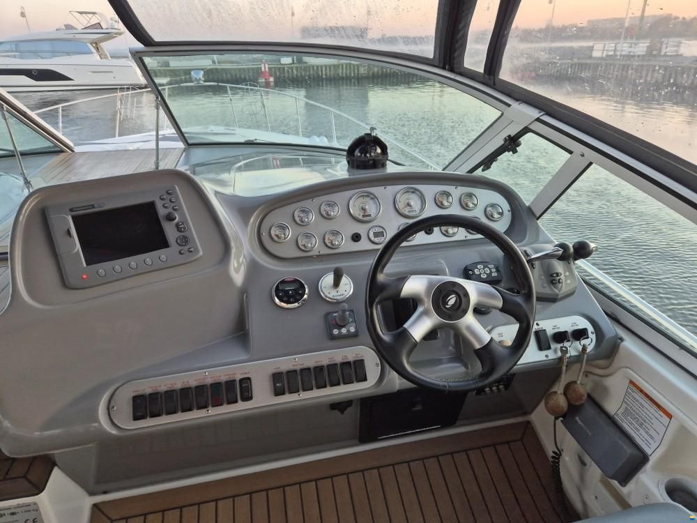 Cruisers 370 Express
