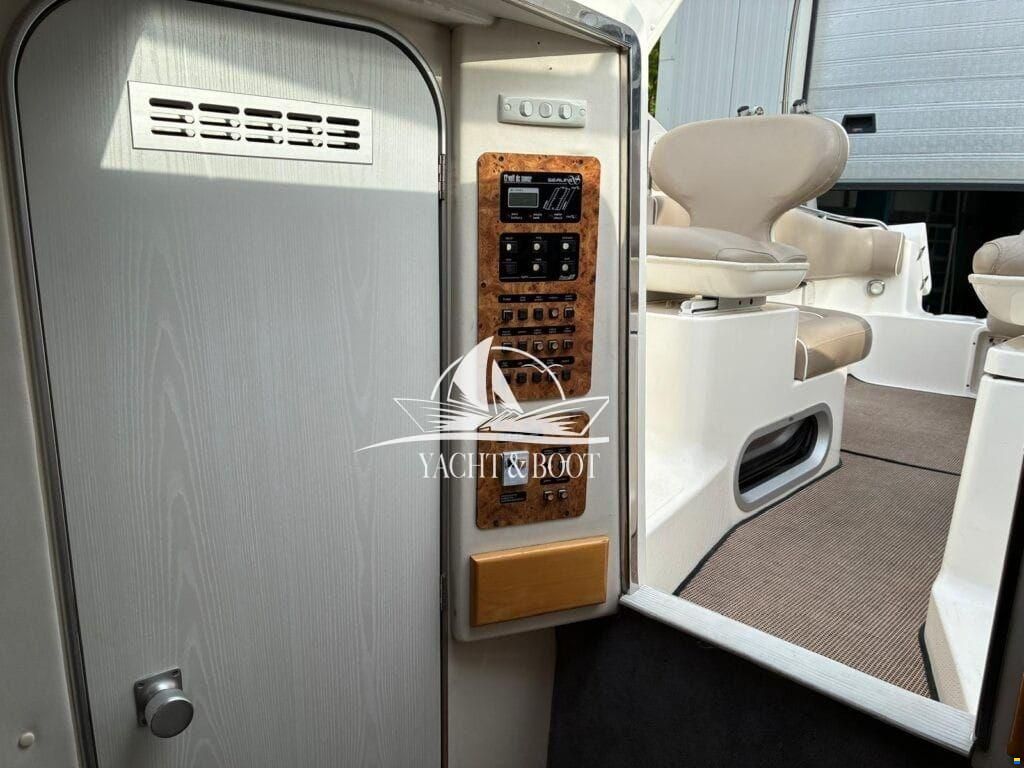 Sealine S 270