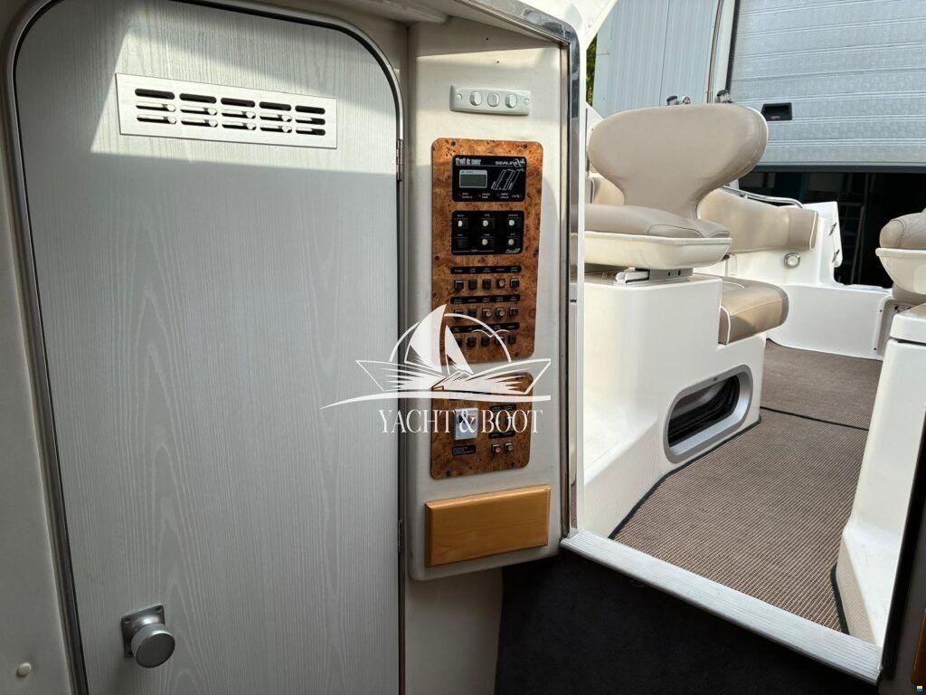 Sealine S 270