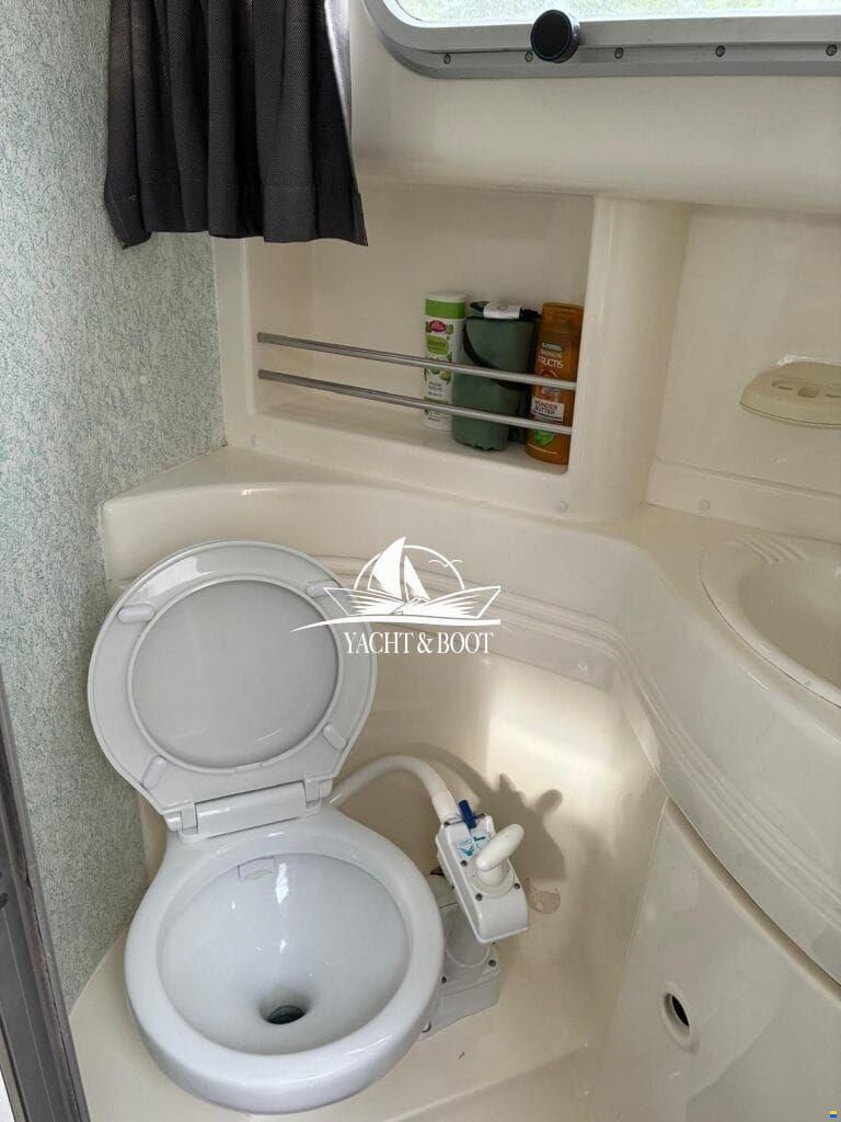 Sealine S 270