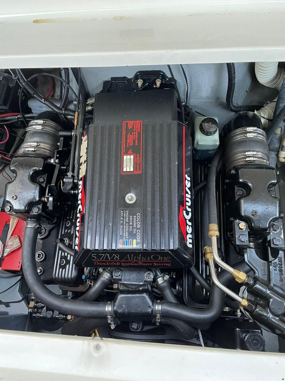 Rinker 232 Captiva Cuddy