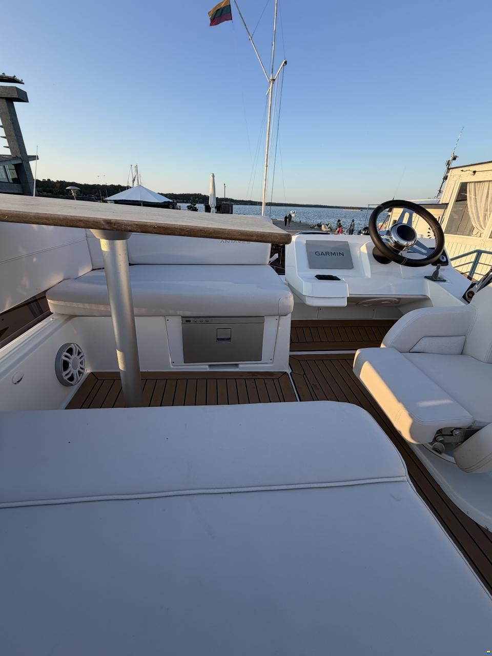 Beneteau Antares 11 OB Fly