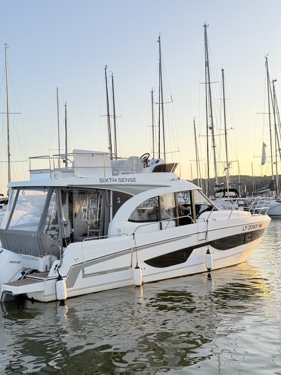 Beneteau Antares 11 OB Fly