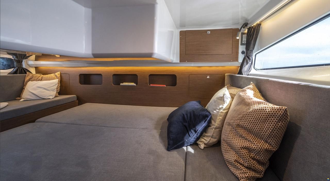 Beneteau Antares 11 OB Fly