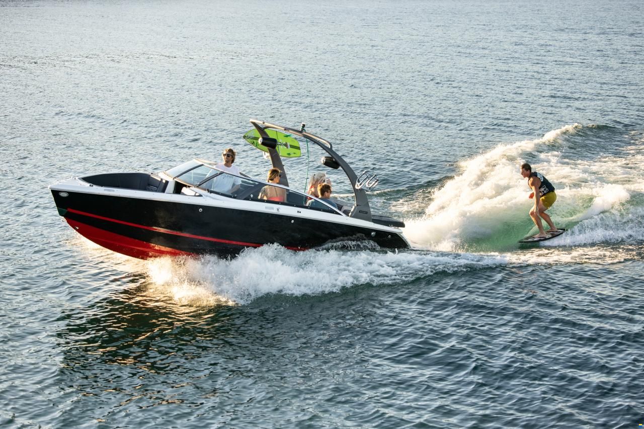 Four Winns H4 Surf Edition