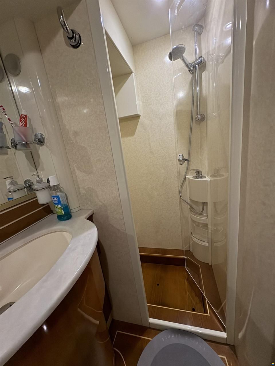 Ferretti 680