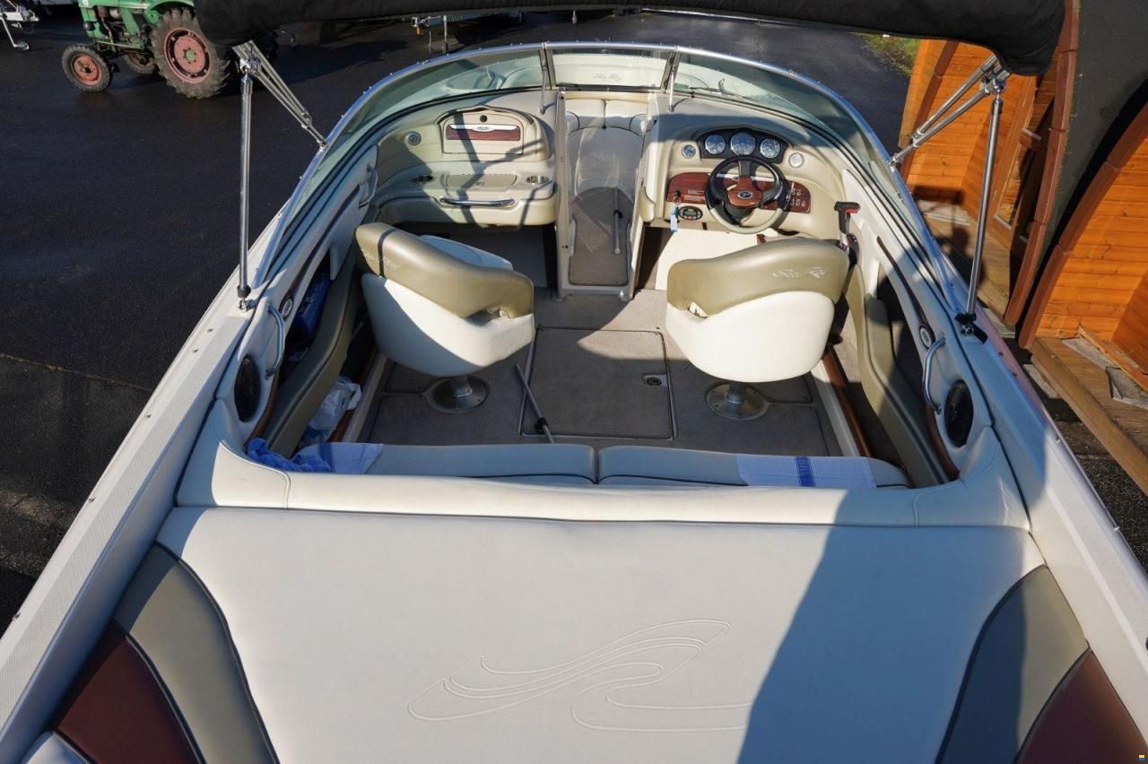 Sea Ray 220 SELECT