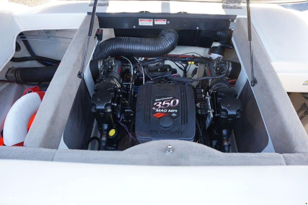 Sea Ray 220 SELECT