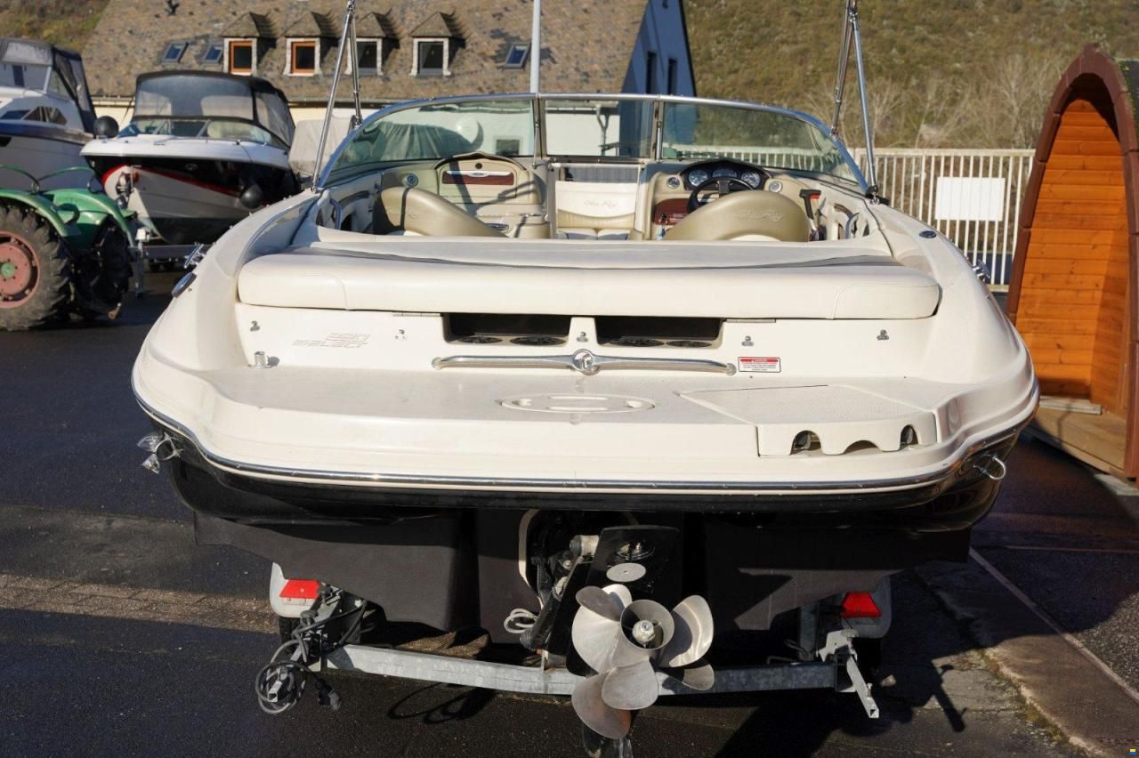 Sea Ray 220 SELECT