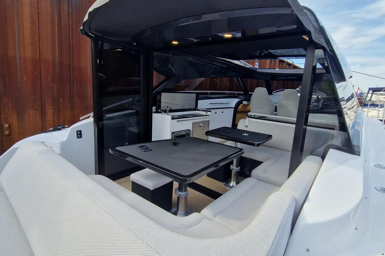 Focus Motor Yacht Power 44