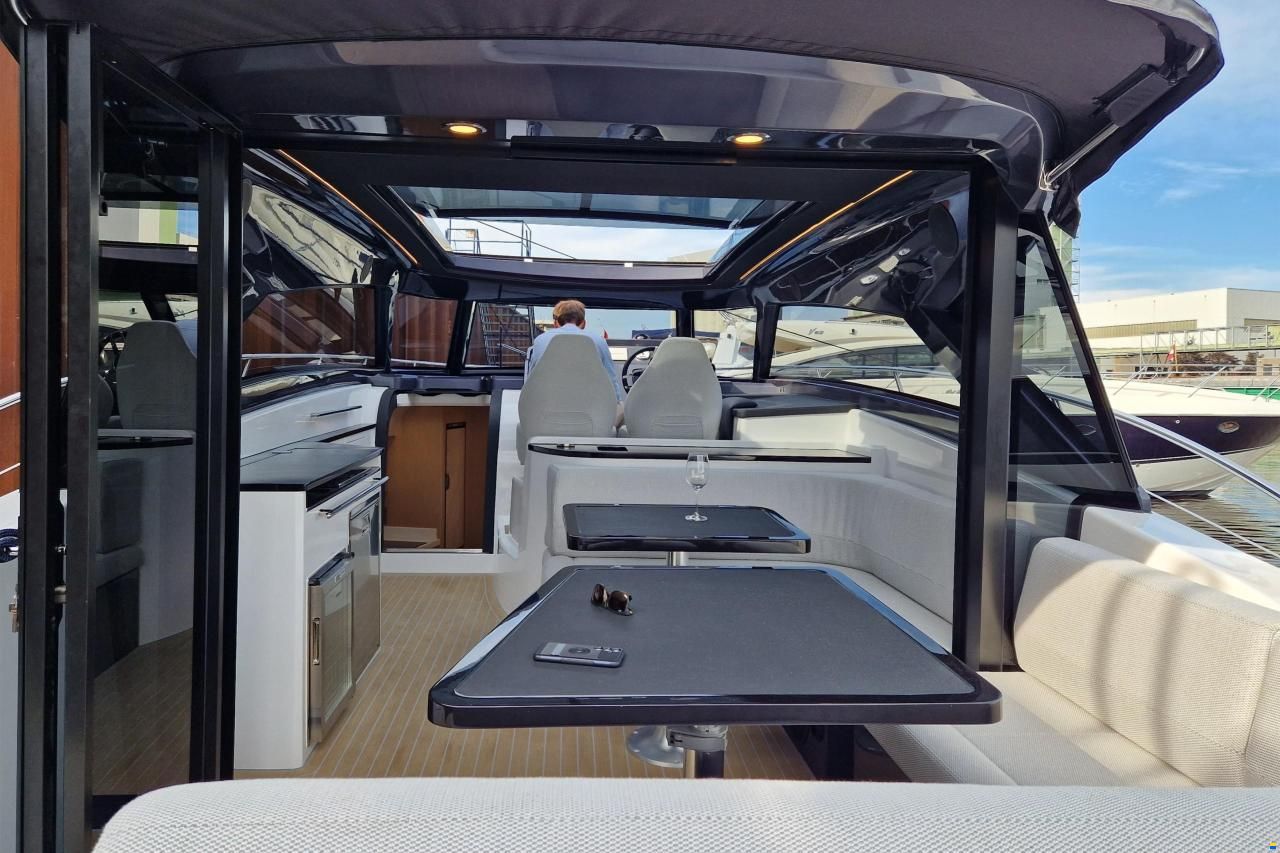 Focus Motor Yacht Power 44