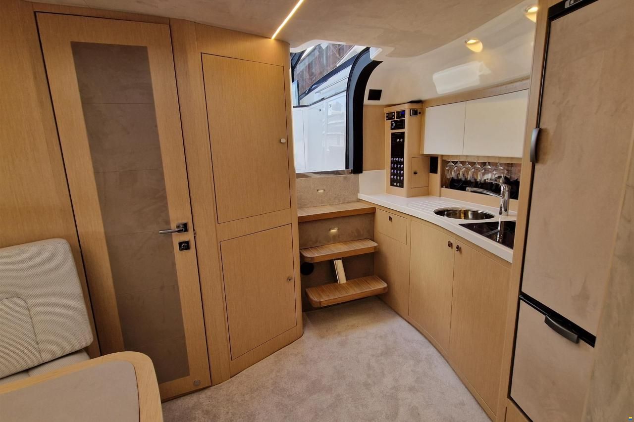 Focus Motor Yacht Power 44