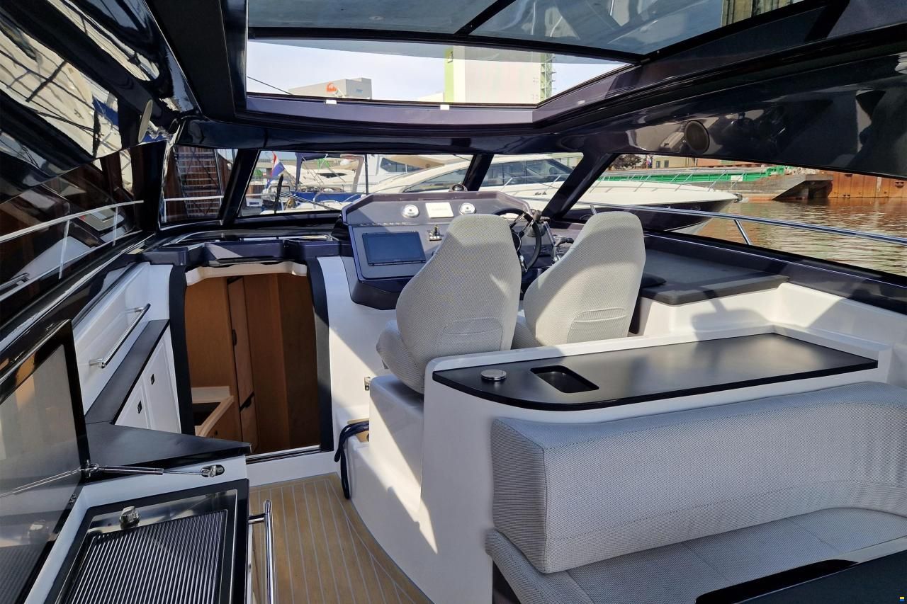 Focus Motor Yacht Power 44