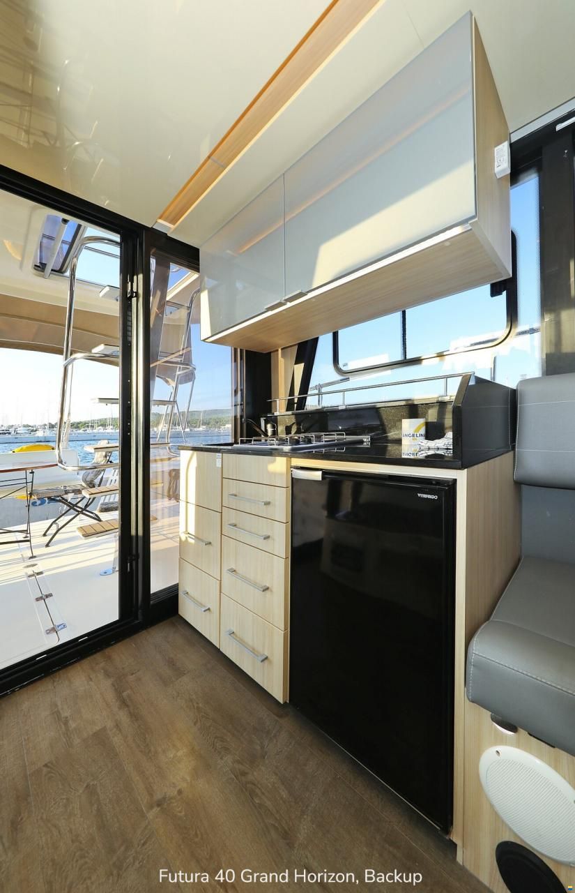 Cobra Futura 40 Grand Horizon