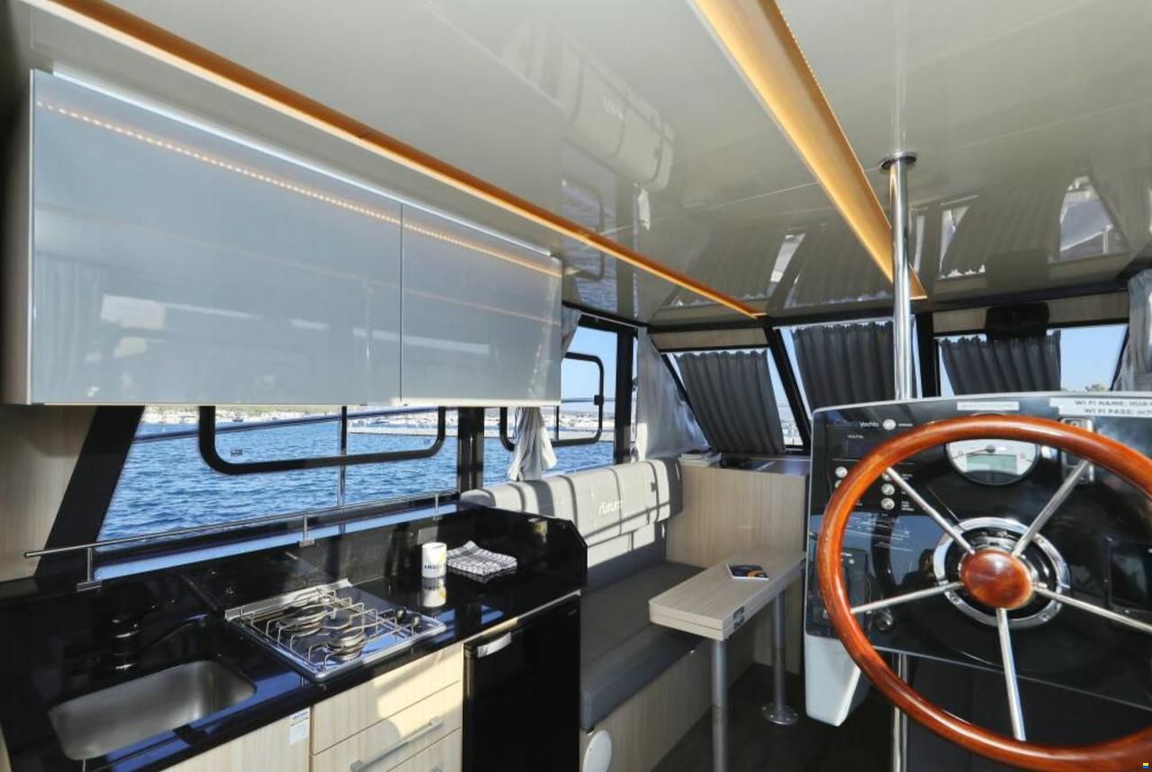 Cobra Futura 40 Grand Horizon