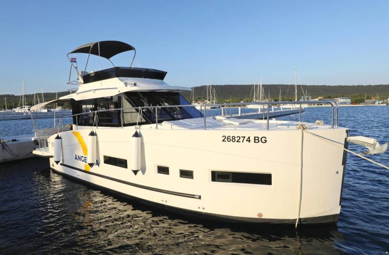 Cobra Futura 40 Grand Horizon