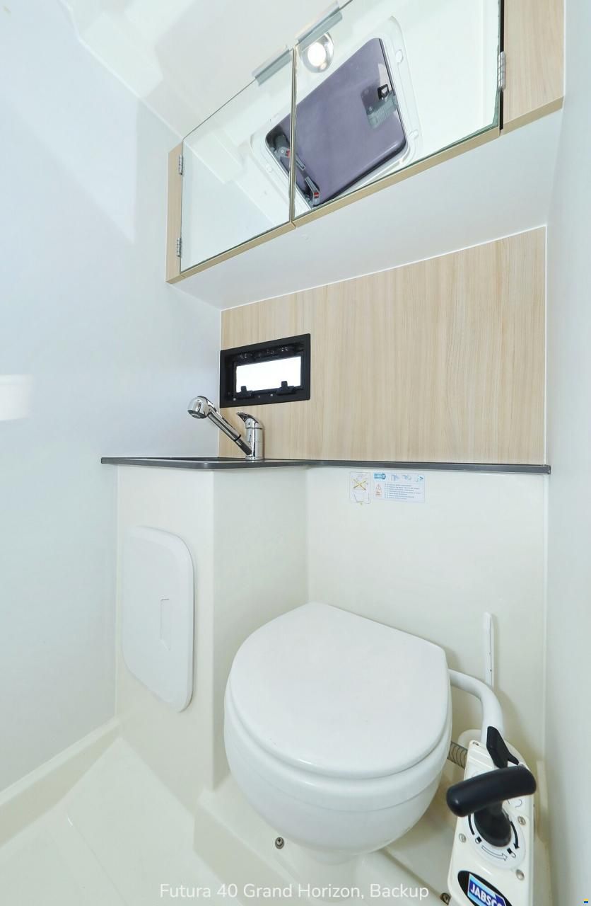 Cobra Futura 40 Grand Horizon