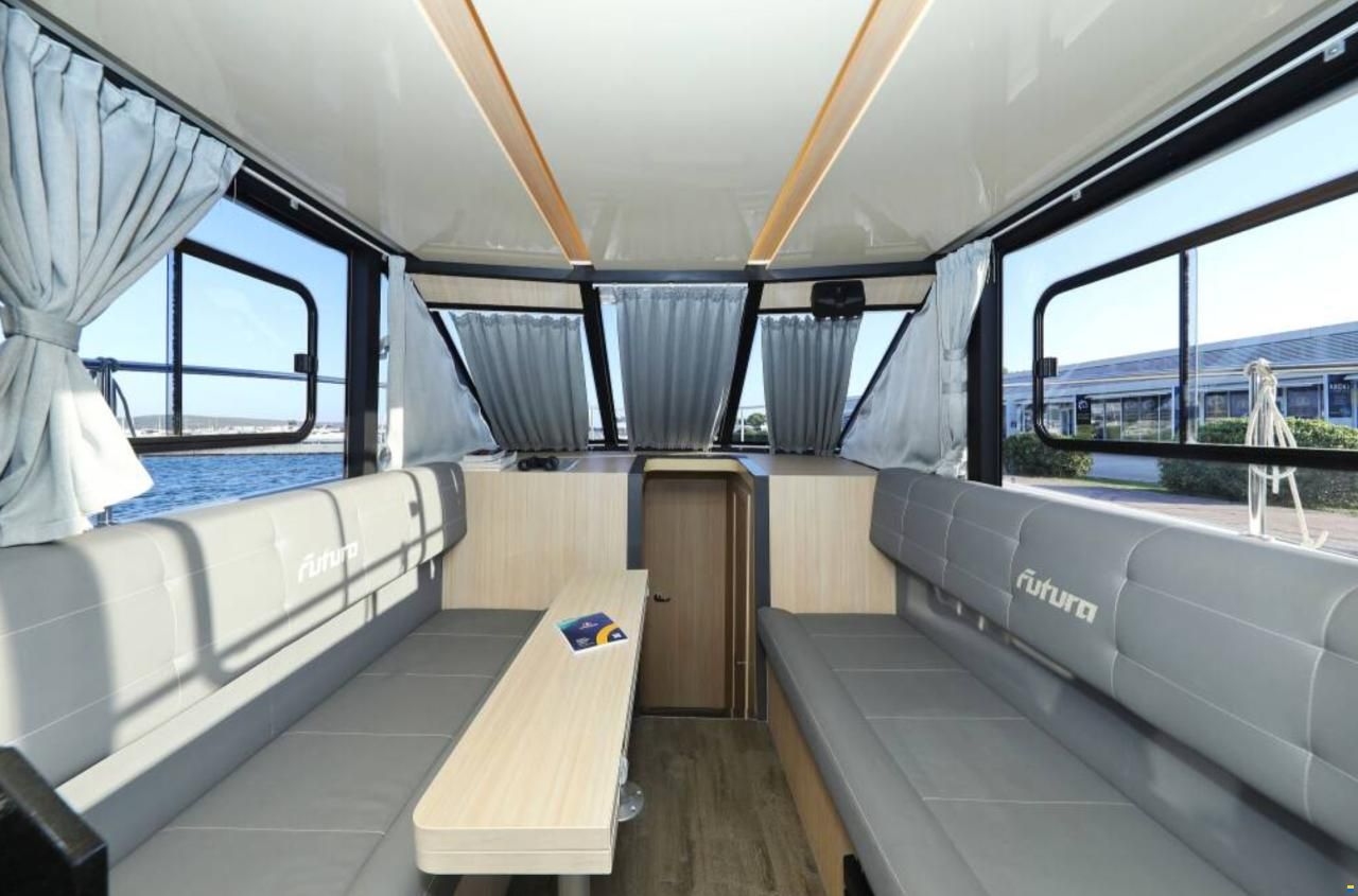 Cobra Futura 40 Grand Horizon