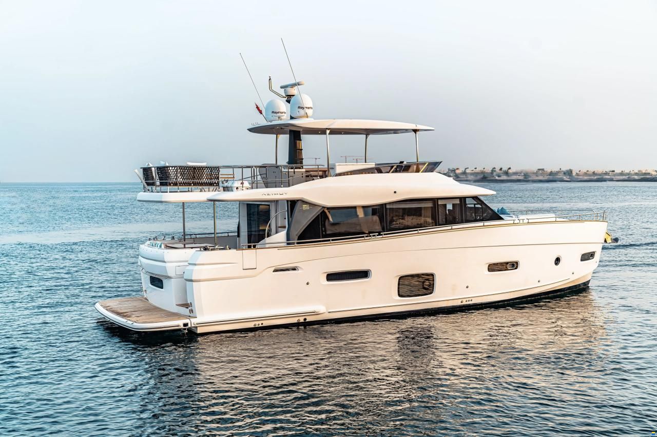 Azimut Magellano 66