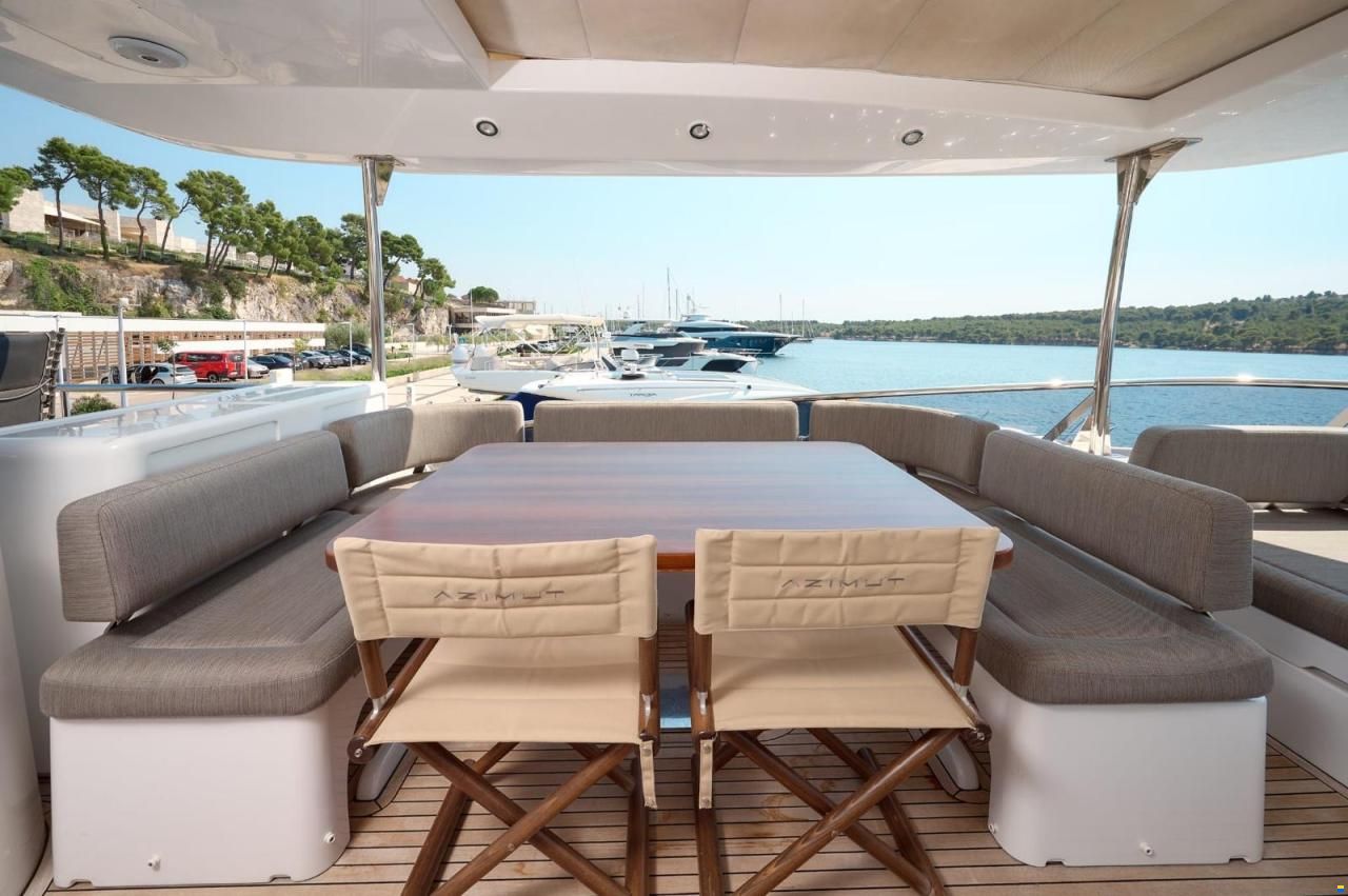 Azimut Magellano 66
