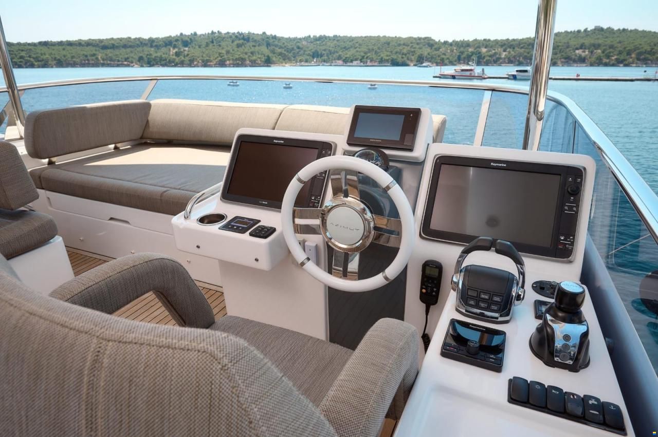 Azimut Magellano 66