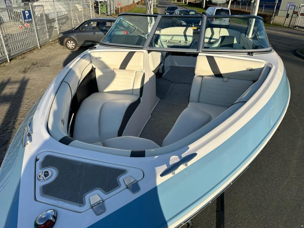 Regal 2300 Bowrider