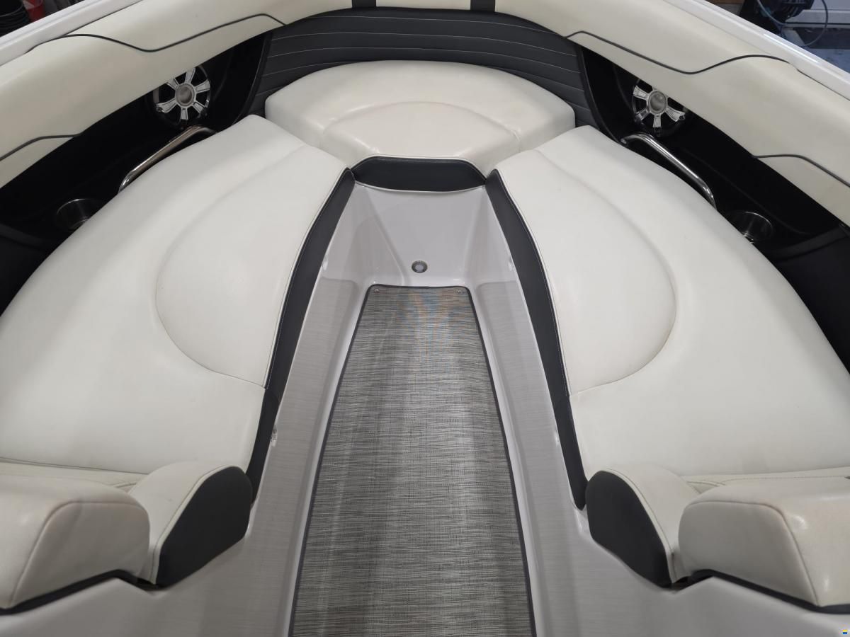 Regal 2300 Bowrider