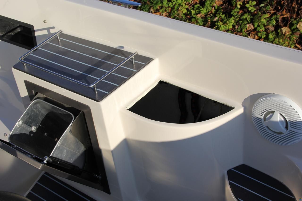 Primeur Tender 710